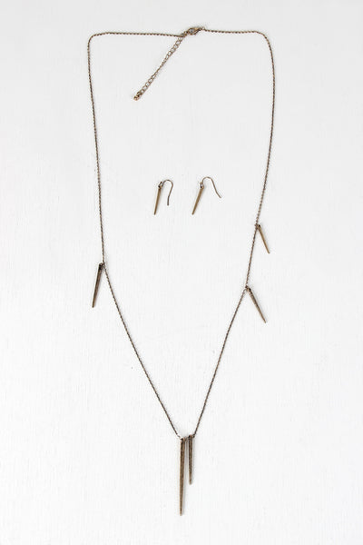Simple Spikes Necklace