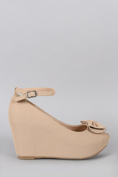 Bamboo Sweet Bow Wedge